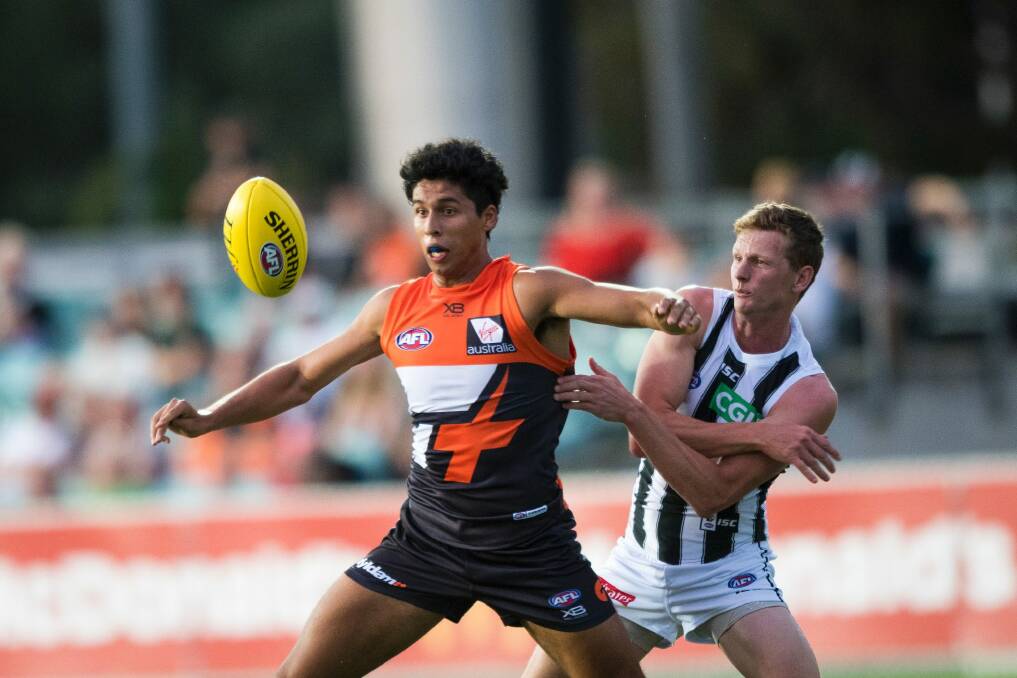 GWS Giants vs Collingwood Magpies: Nicholas Shipley looking to grab the ball.  Photo: Dion Georgopoulos