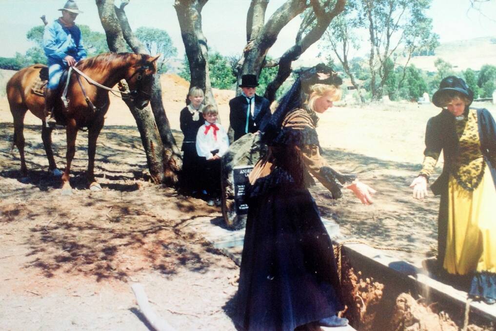 Dust to dust: 115 years after being hanged in Sydney, on 13 January 1995, Sam Asimus and Christine Ferguson finally grant Andrew George Scott's last wish to be buried in Gundagai. Photo: Supplied