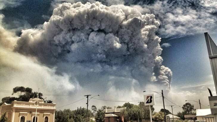 The view of the Grampians bushfires from Stawell. Photo: Michael Scanlan, Channel 7