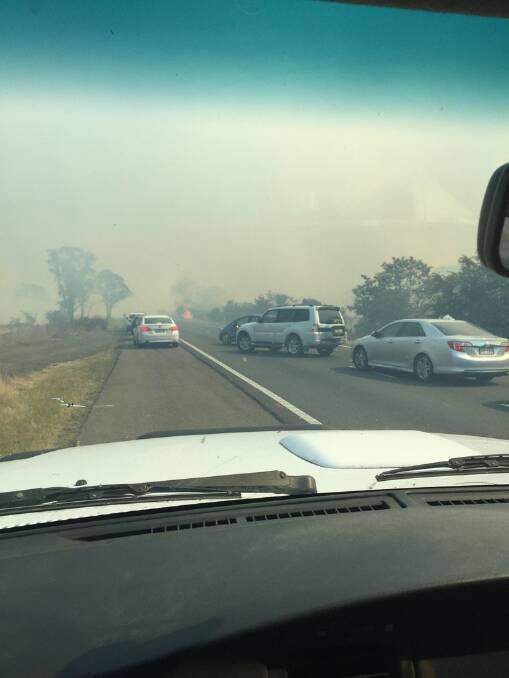 Hume Highway closed in both directions due to bushfire near Marulan Photo: Cayla Dengate-Twitter