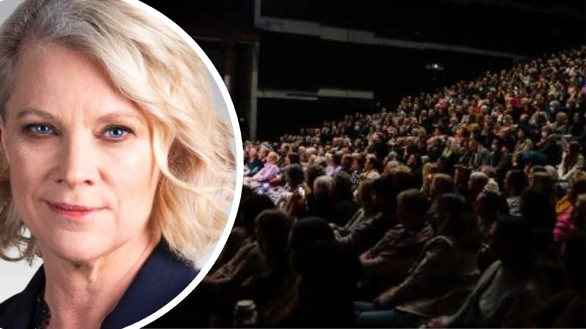 ABC chief political correspondent for 730 Laura Tingle (left) and a Sydney Writer's Festival audience. File picture