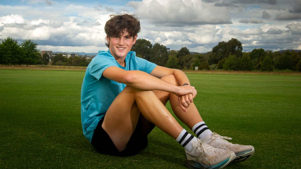 Canberra runner Cameron Myers has broken the world record for the under 18 men's 1500 metres. Picture by Elesa Kurtz