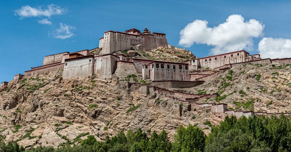 Gyantse Fortress. Photo by Shutterstock. 