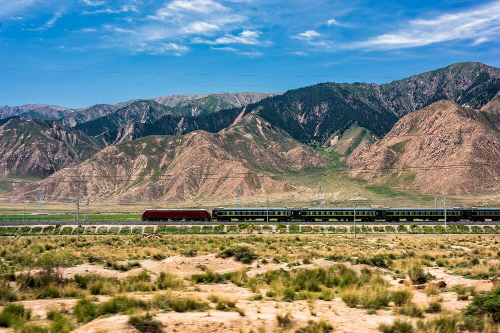 Qinghai-Tibet Railway. Photo by Shutterstock. 