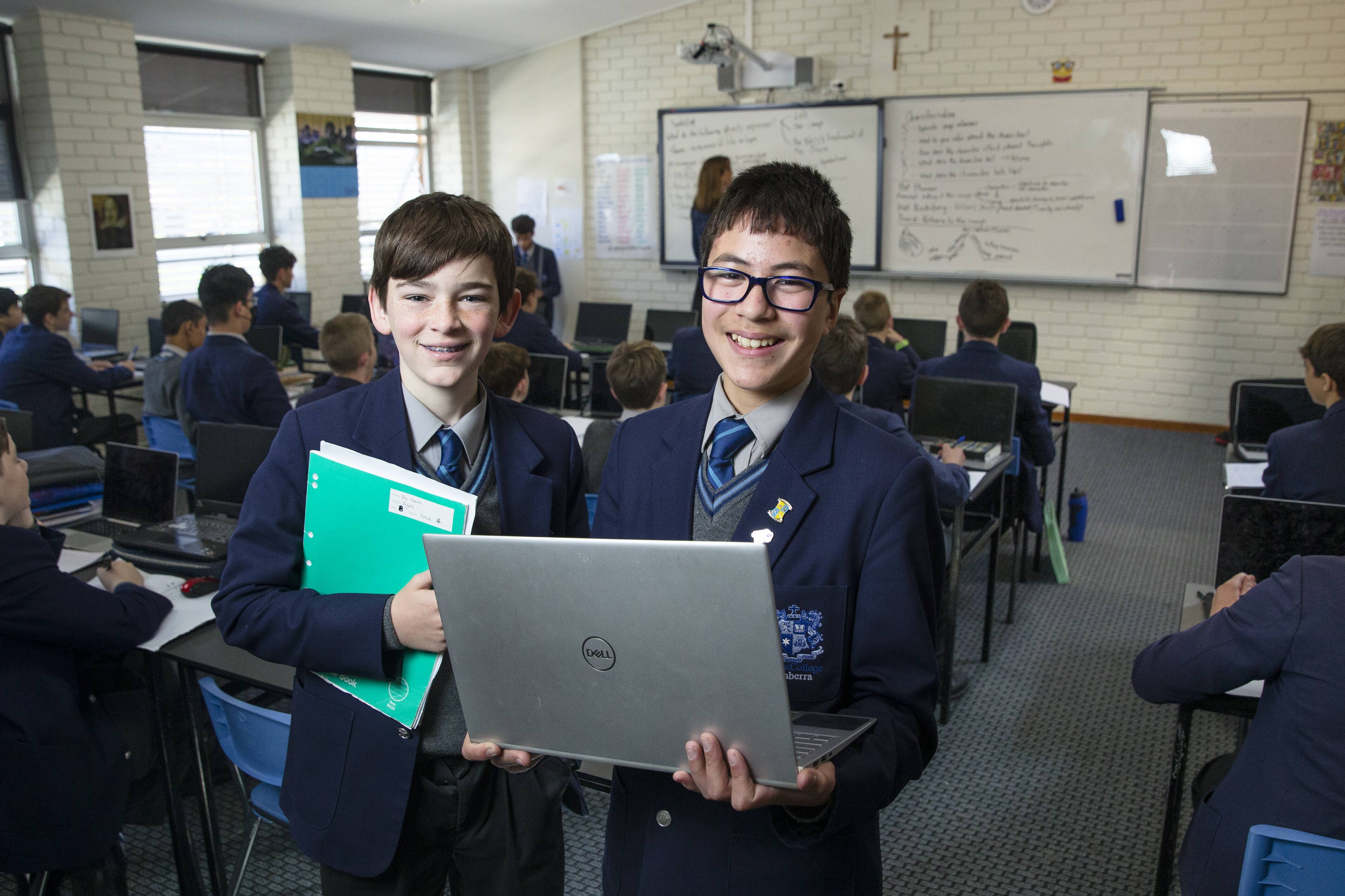 Wauchope High School locks pupils' mobile phones in pouches as a part of a  digital detox program, The Canberra Times