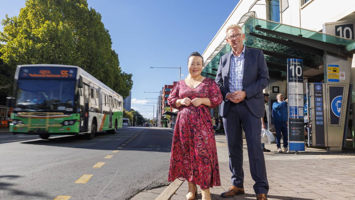 Opposition Leader Elizabeth Lee, left, and Mark Parton in March, when they announced their public transport policy. Picture by Keegan Carroll