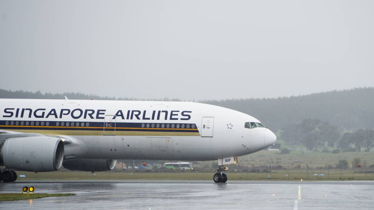 Singapore Airlines touching down in Canberra in 2016. Picture by Jay Cronan 
