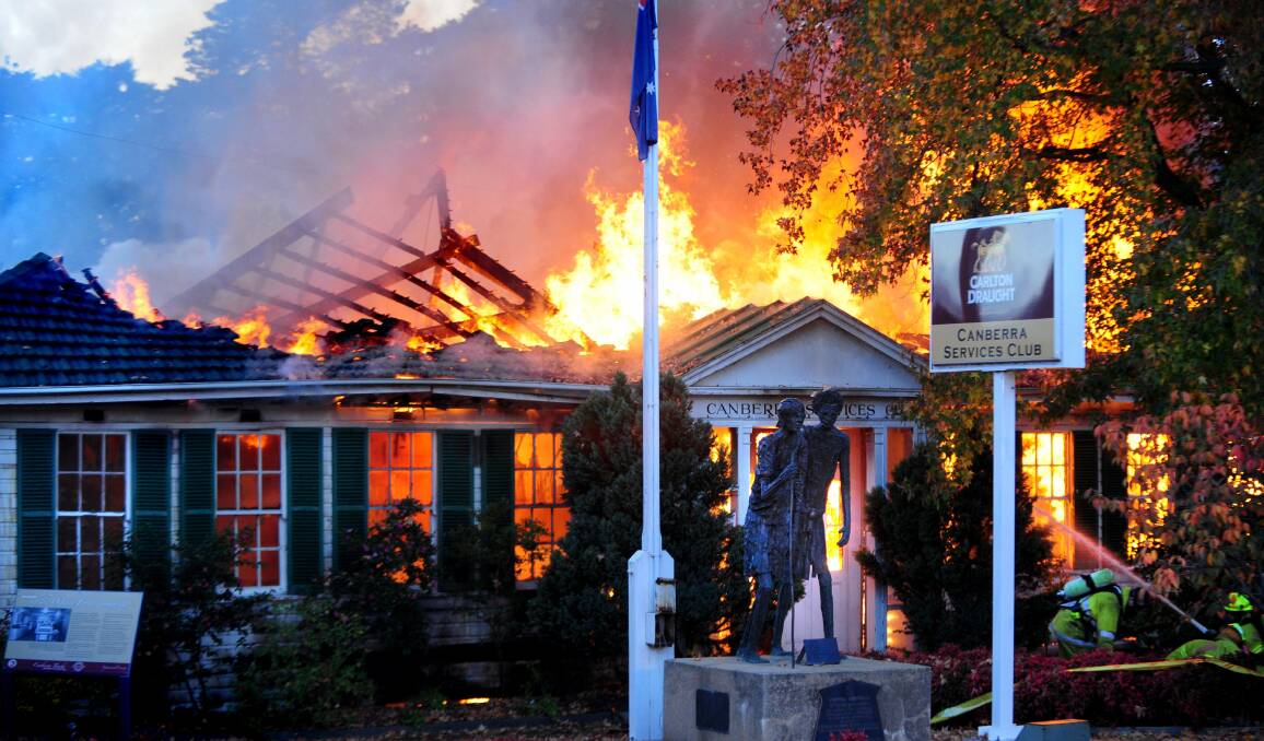 The Canberra Services Club burns to the ground in 2011. Picture by Karleen Minney