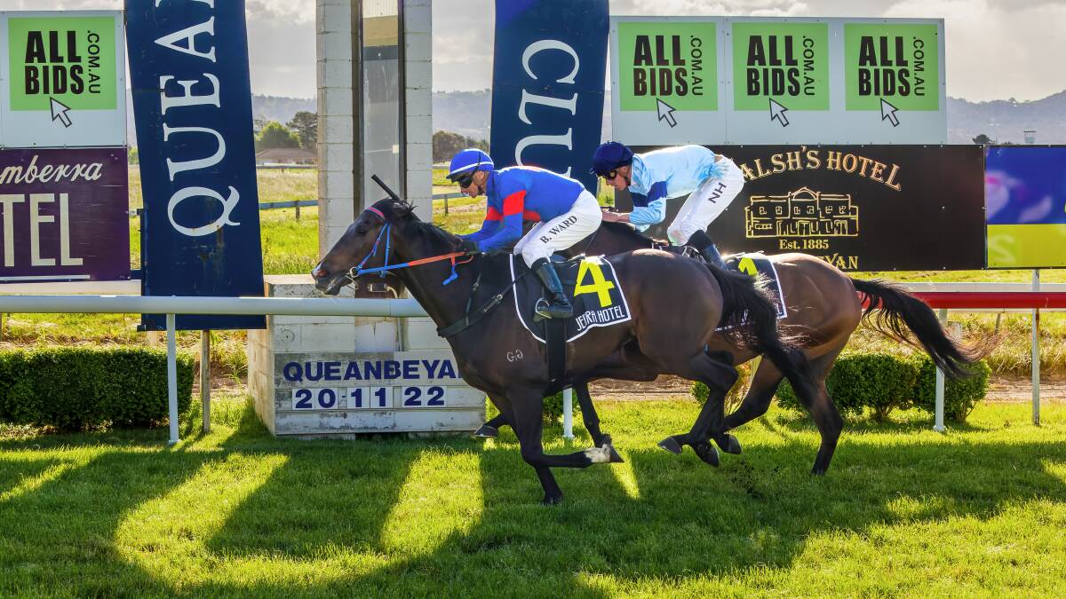 Nick Olive's Invincible Dash races to victory ahead of Olympic Theatre in last year's Queanbeyan Cup. Picture by Sitthixay Ditthavong