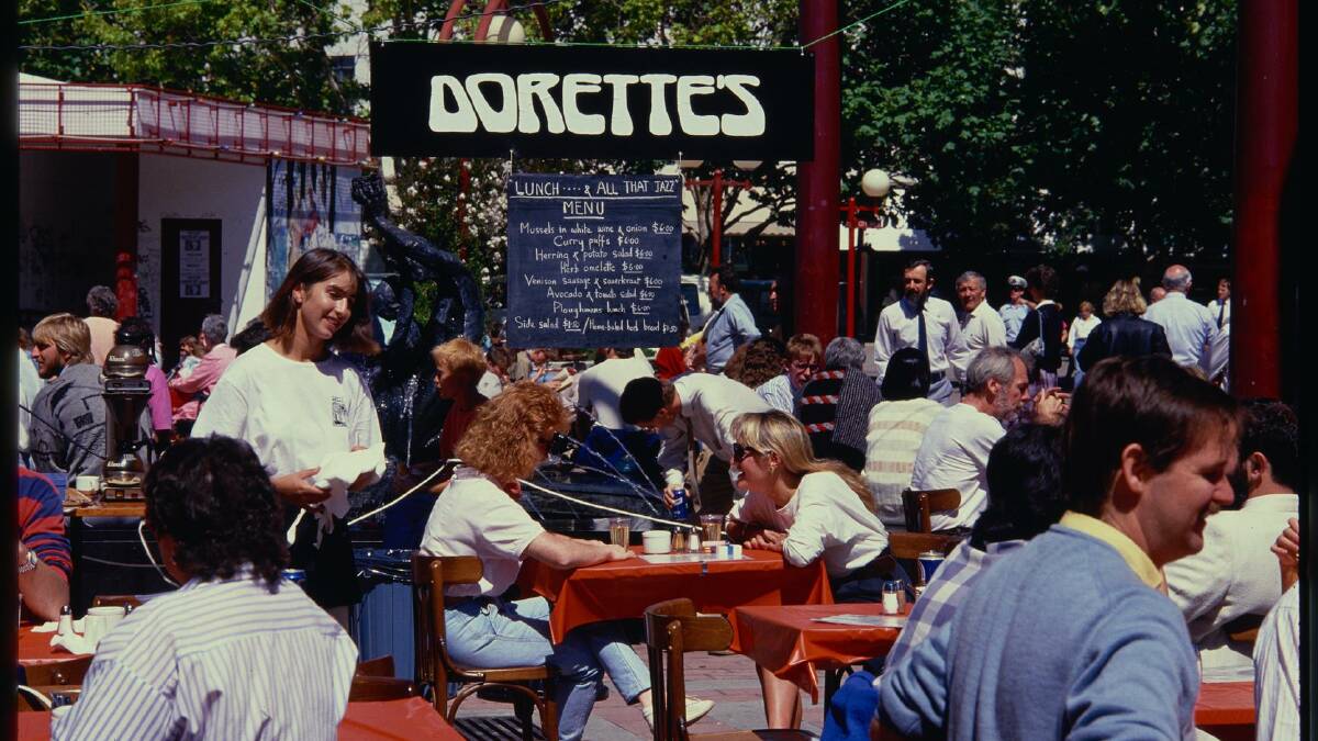 Dorettes in Garema Place in 1988. Picture courtesy Australian National Archives