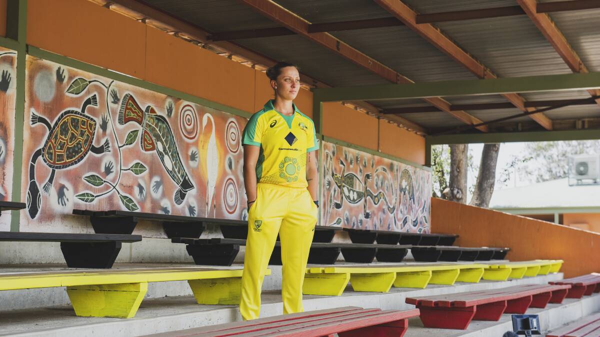 Australian Women's Cricket player Ash Gardner visits Boomanulla Oval wearing Aboriginal-inspired uniform. Picture: Dion Georgopoulos