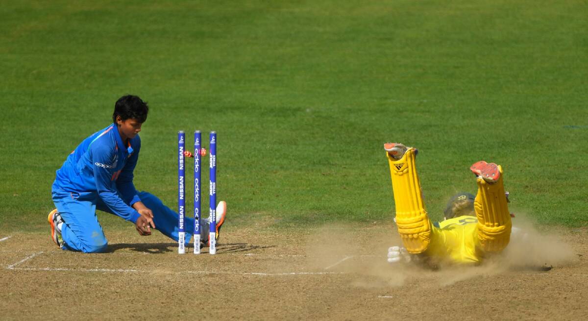 India bowler Deepti Sharma fails to run out Lanning. Photo: Getty Images
