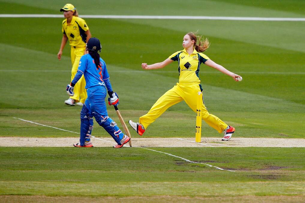 Lauren Cheatle bowls during the women's Twenty20 International match between Australia and India at Melbourne Cricket Ground. Photo: Getty Images