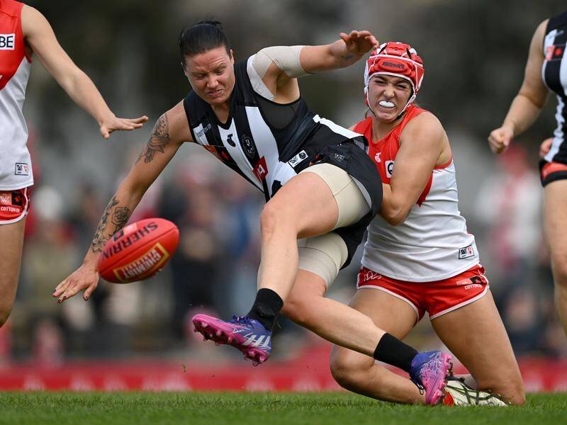 Collingwood have scored a 31-point win over newcomers Sydney to stay unbeaten in the AFLW. (Morgan Hancock/AAP PHOTOS)