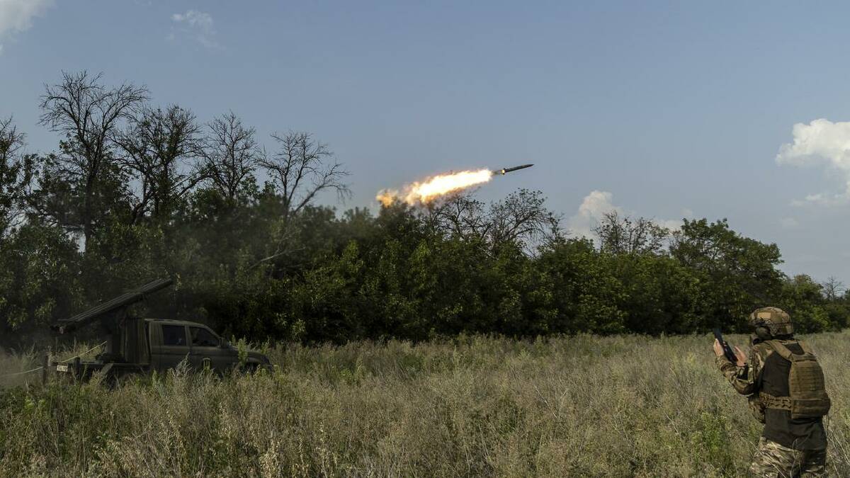 By ceding some territory, Ukraine is able to fight from better defended positions, officials say. (EPA PHOTO)
