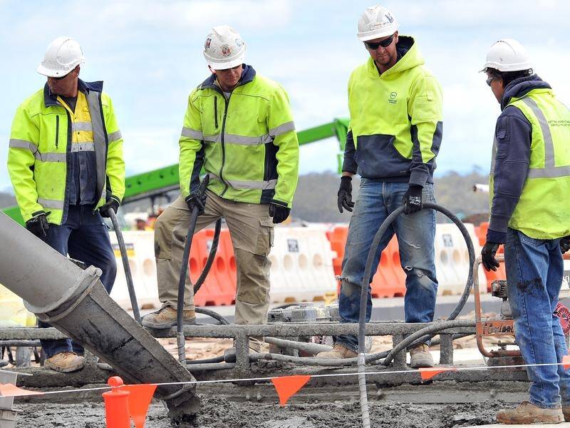 The productivity report recommends better analysis of major projects to avoid cost blowouts. (Julian Smith/AAP PHOTOS)