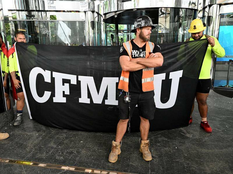 Business groups say a regulator is required to determine what's wrong in the construction industry. Photo: Darren England/AAP PHOTOS
