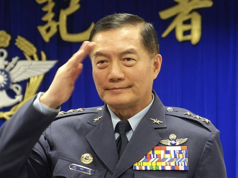 Taiwan's top military official Shen Yi-ming is among eight killed in a helicopter crash.
