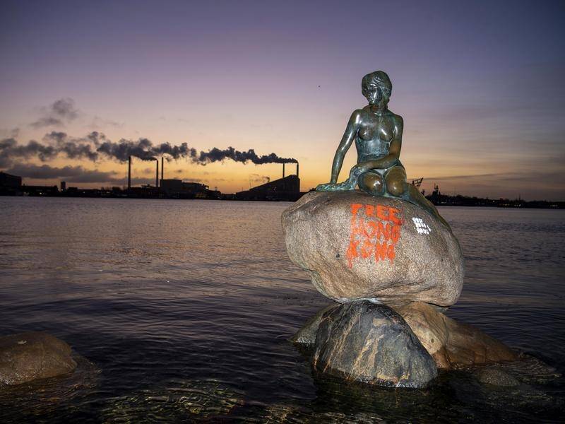 The slogan 'Free Hong Kong' has appeared below The Little Mermaid statue in Copenhagen, Denmark.