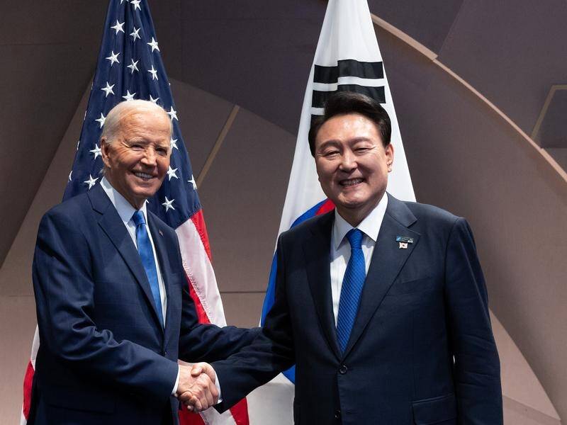 South Korean President Yoon Suk Yeol and US President Joe Biden have met at the NATO Summit. (EPA PHOTO)