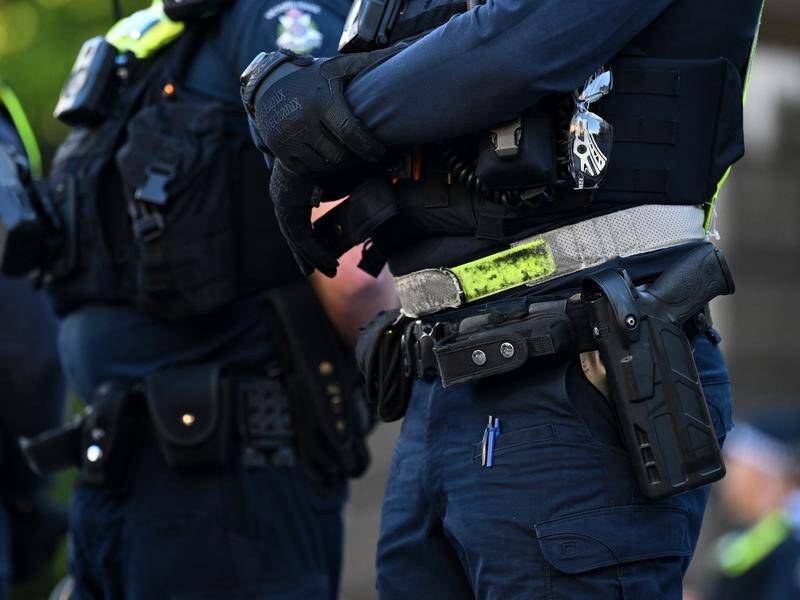 Frontline Victorian police officers want to work a nine-day fortnight. (James Ross/AAP PHOTOS)