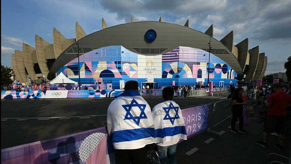 Amid a strong security presence Israel and Mali fans were peaceful outside their Olympic match. (Dave Hunt/AAP PHOTOS)