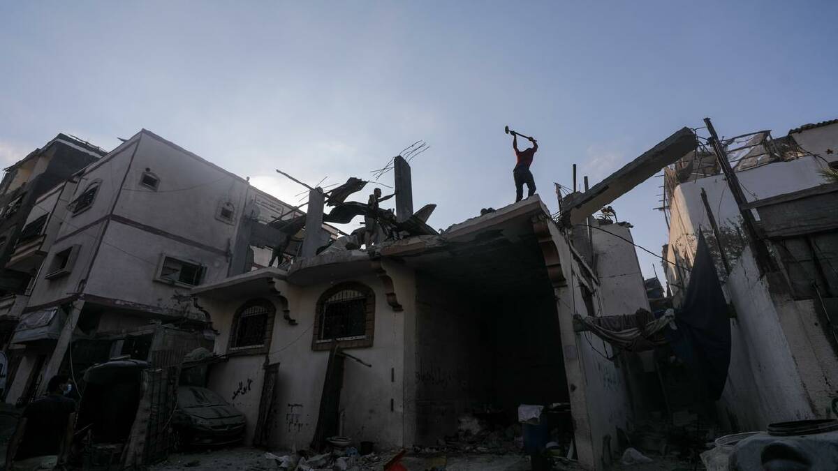An Israeli air strike in Al Zwaida in the central Gaza Strip killed six members of one family. (EPA PHOTO)