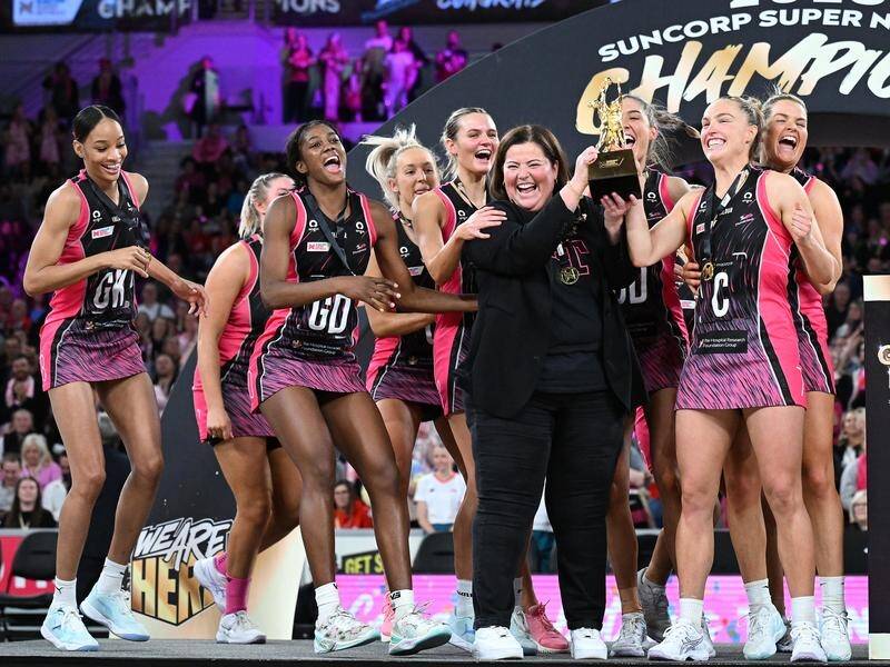 Super Netball players across the country are celebrating the lingering pay dispute with NA is over. (James Ross/AAP PHOTOS)