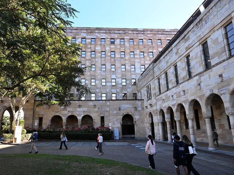 A petition has been started against University of Queensland plans to cut museum studies courses. (Darren England/AAP PHOTOS)