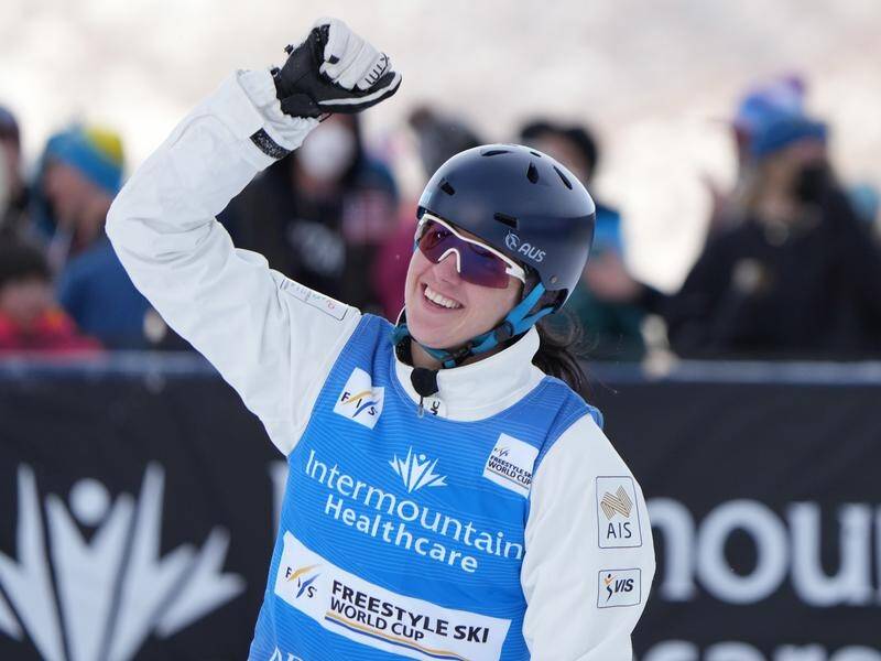 Laura Peel has claimed a dominant victory in the World Cup aerials event at Deer Valley.