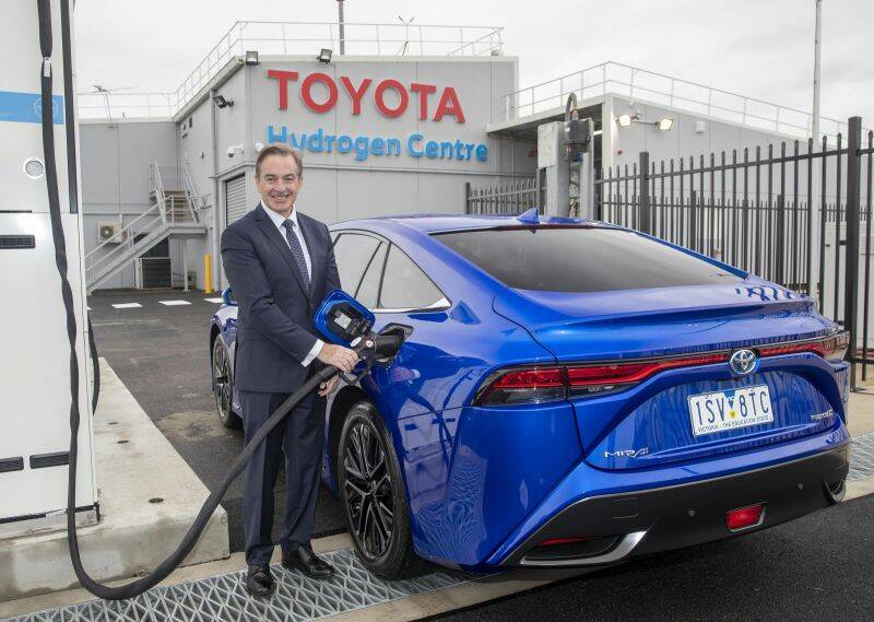 Scientists protest Toyota's hydrogen car for being too dirty