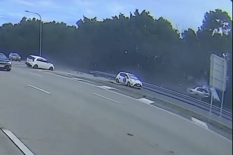 Dashcam captures dramatic Gold Coast rollover crash