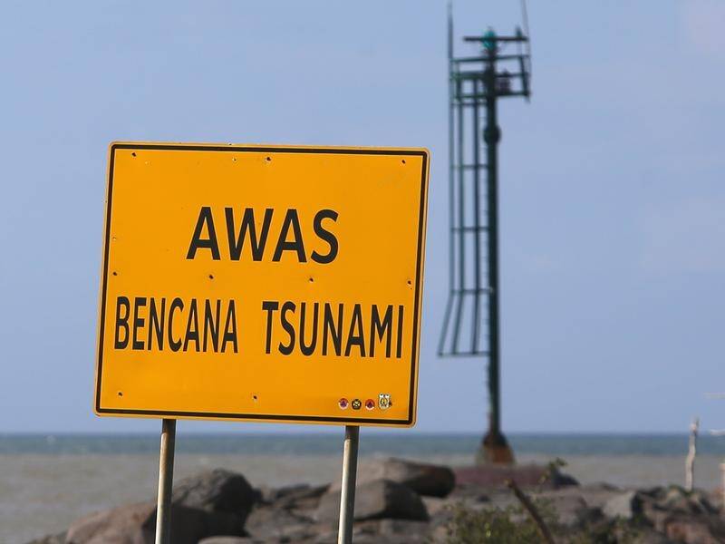 Indonesian seismologists say a quake that struck Sumatra island was too deep to trigger a tsunami. (EPA PHOTO)