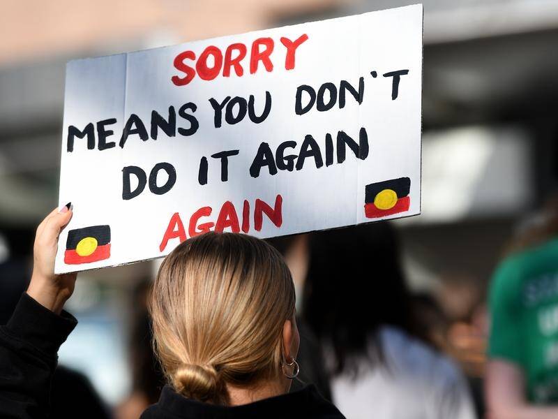 Sorry Day is a chance for Australians to reflect on the experiences of the Stolen Generations. (Bianca De Marchi/AAP PHOTOS)