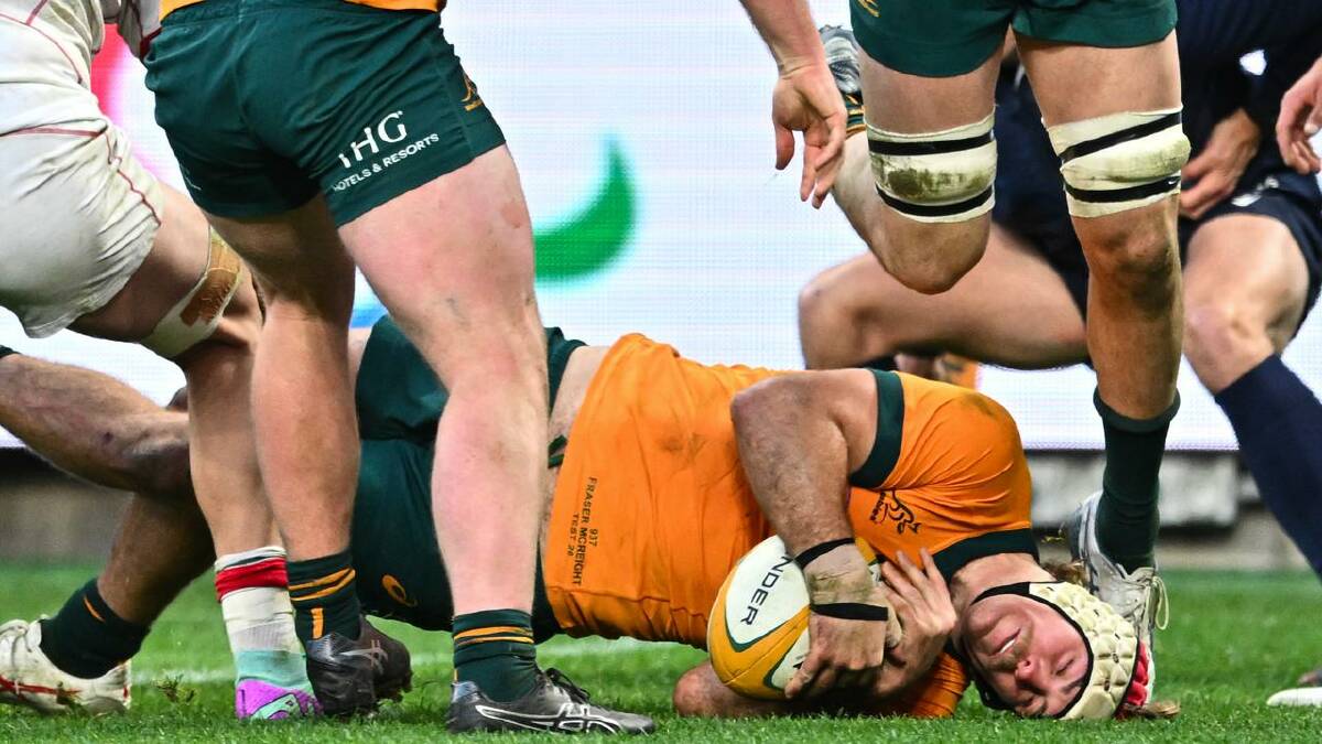 Fraser McReight scores one of his two tries in a man of the match performance. (James Gourley/AAP PHOTOS)