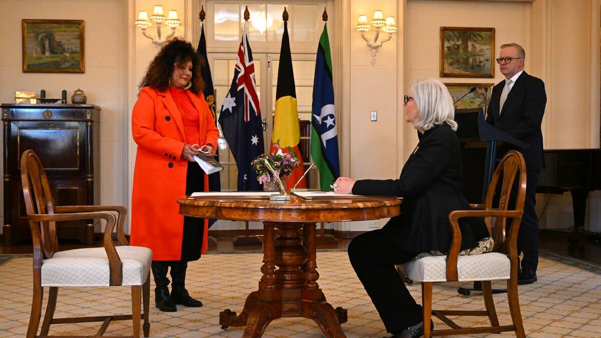 Minister for Indigenous Australians Malarndirri McCarthy is sworn in at Government House. (Lukas Coch/AAP PHOTOS)