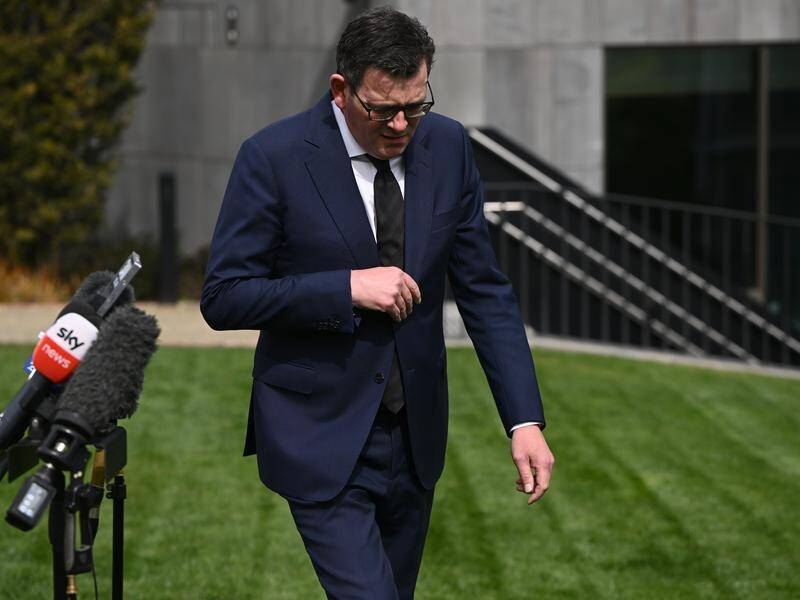 Premier Daniel Andrews and Victorian MPs will swear allegiance to the King before parliament resumes (Joel Carrett/AAP PHOTOS)