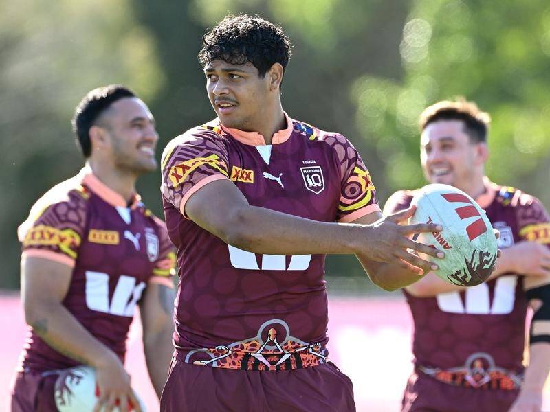Maroons coach Billy Slater says he and Selwyn Cobbo (pictured) have a strong bond. (Dave Hunt/AAP PHOTOS)