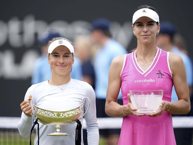 Yulia Putintseva (L) has won the Birmingham Classic after beating Australia's Ajla Tomljanovic (R). (AP PHOTO)