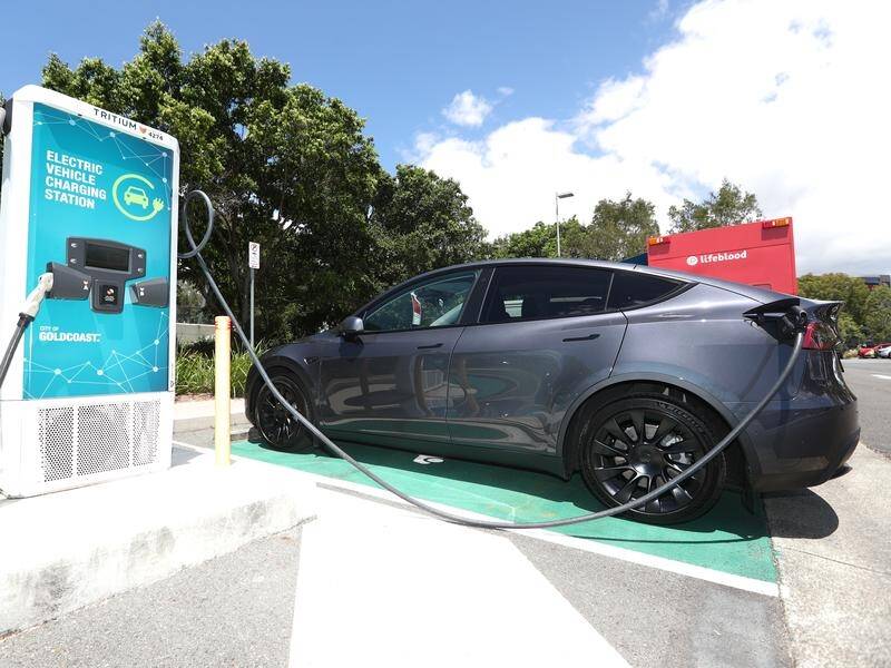 Experts say there are a number of barriers in the EV market, including a lack of spare parts. (Jason O'BRIEN/AAP PHOTOS)