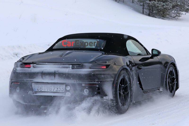 Porsche weakens its EV goal as demand cools