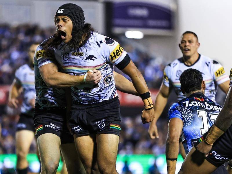 A Jarome Luai masterclass helped power the Panthers to a crushing 42-0 win over the Sharks. (Mark Evans/AAP PHOTOS)