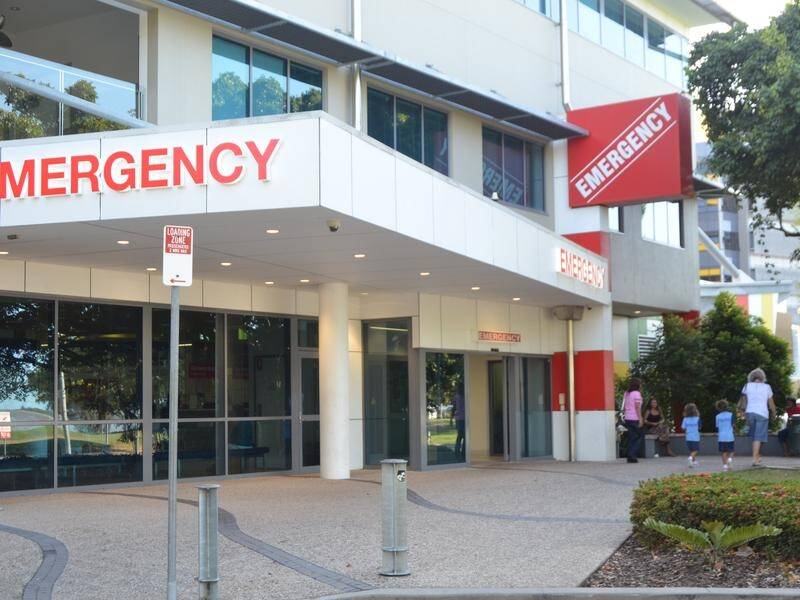 Unvaccinated healthcare workers will soon be able to return to hospitals in Queensland. (Cleo Fraser/AAP PHOTOS)