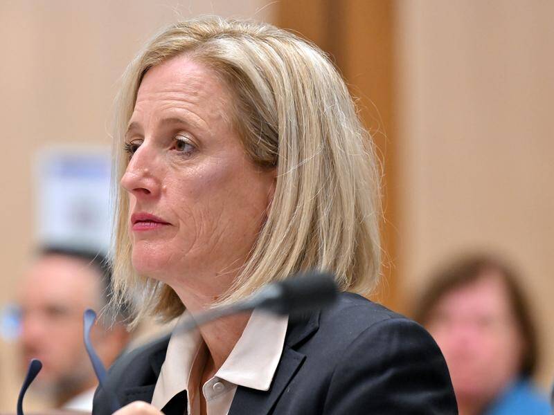 Katy Gallagher has concerns with the gender mix of the graduate cohorts in the public service. (Mick Tsikas/AAP PHOTOS)