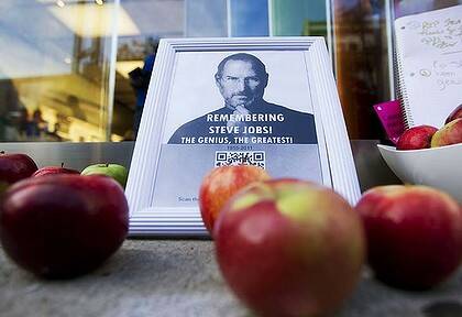 Remembering Steve Jobs ... a tribute is left in front of an Apple store in downtown Montreal.